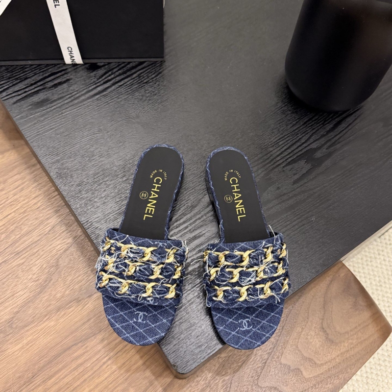 Ch**el slippers